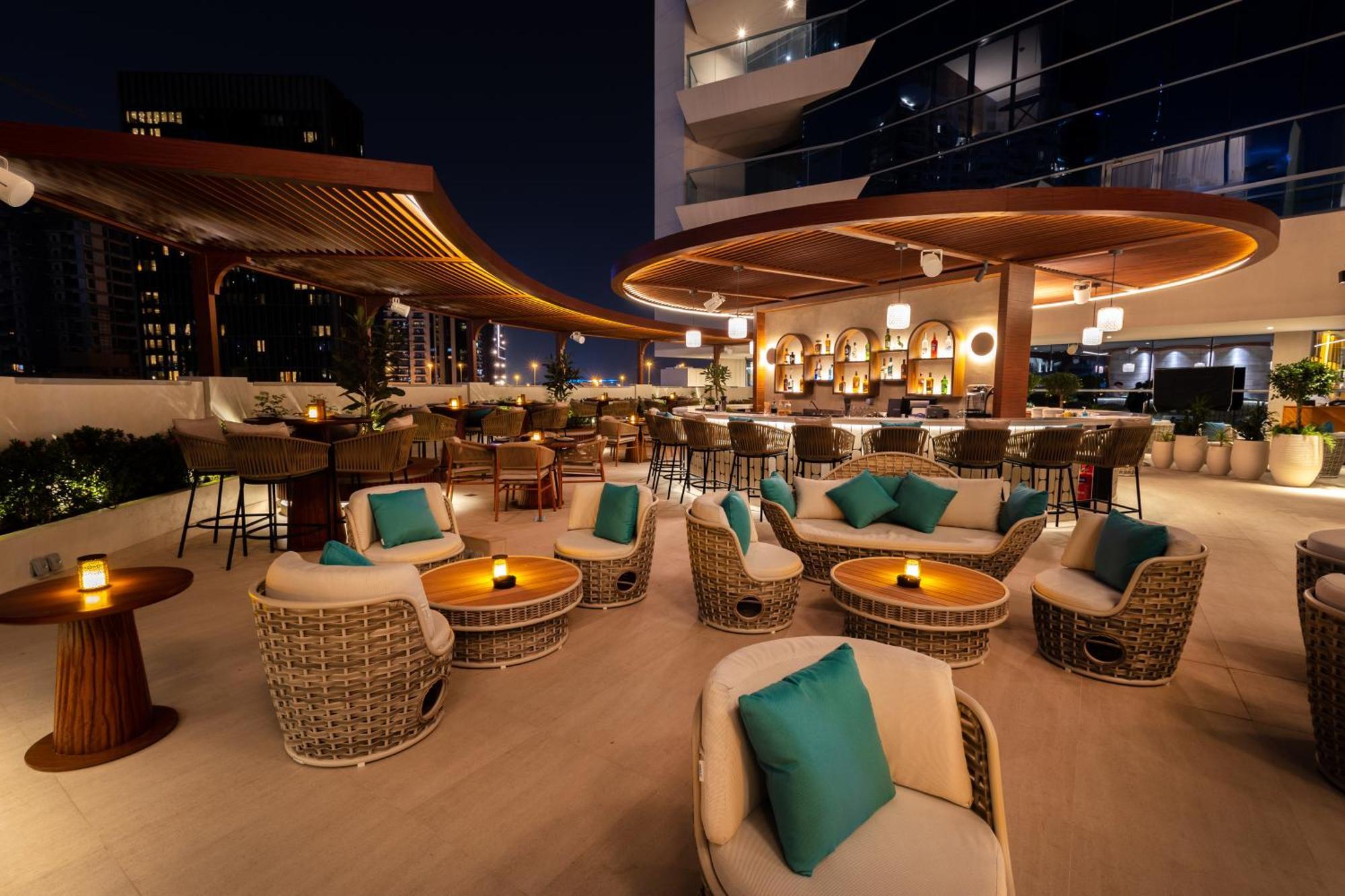 מלון The First Collection Dubai Business Bay מראה חיצוני תמונה Rooftop bar